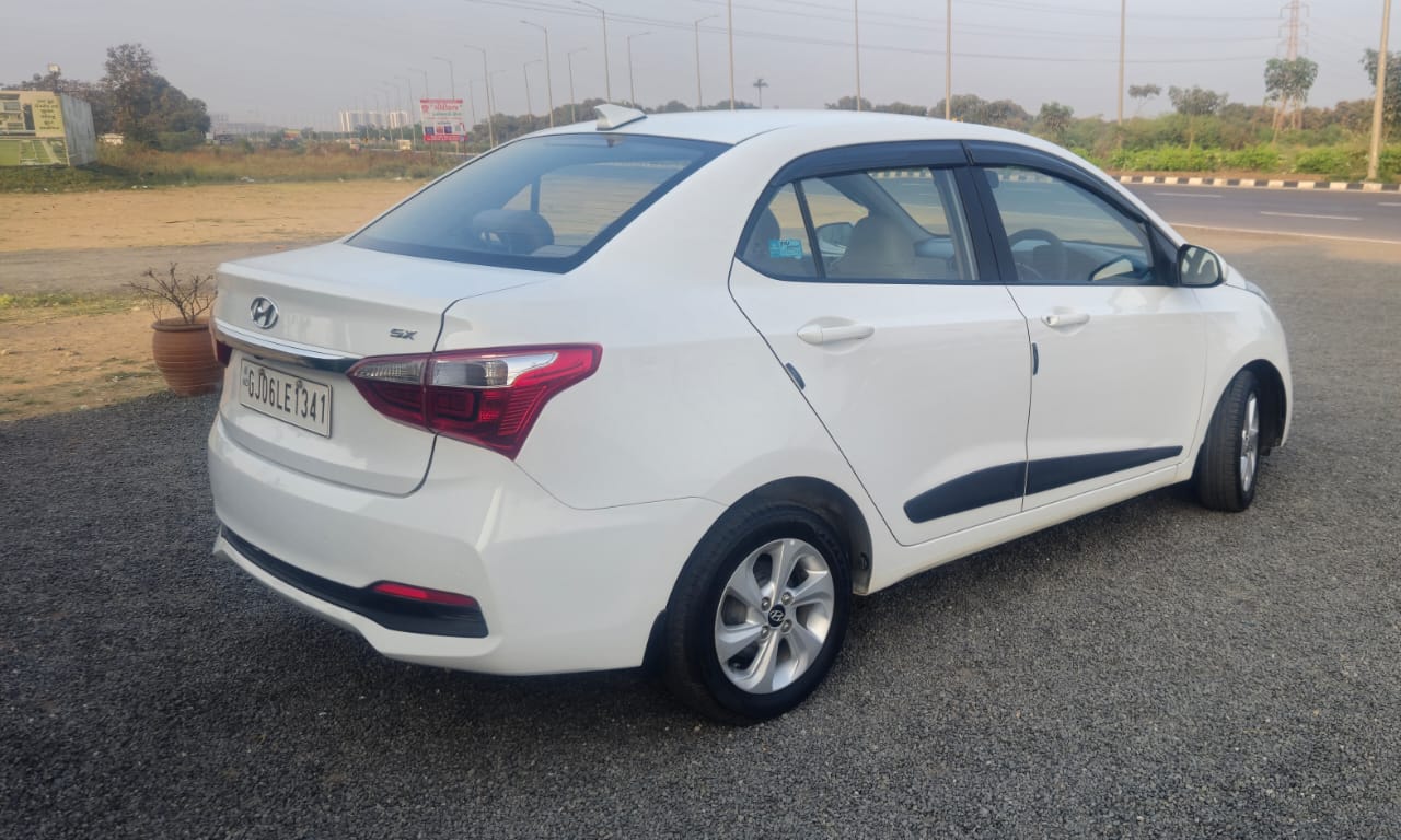 HYUNDAI XCENT VTVT SX PETROL 2017/12