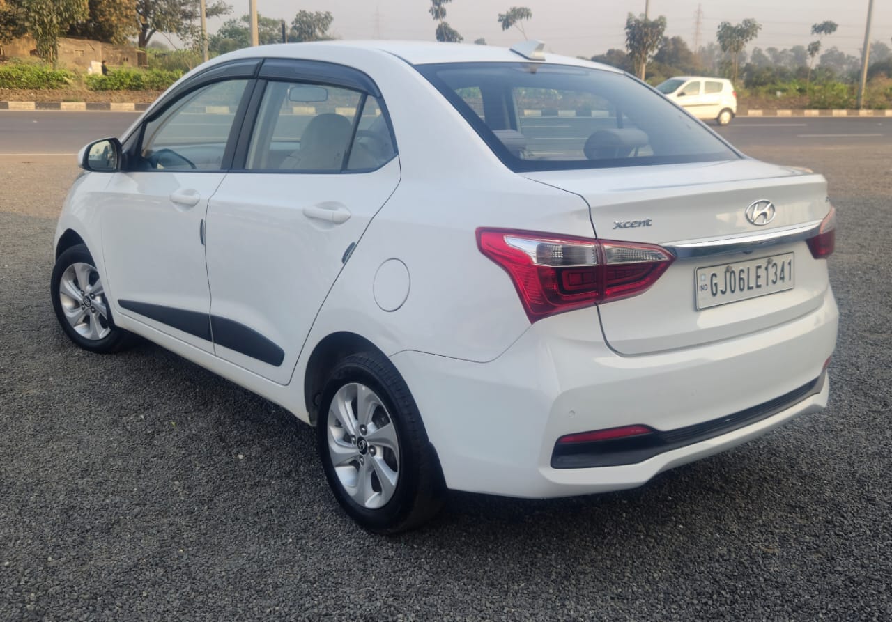 HYUNDAI XCENT VTVT SX PETROL 2017/12