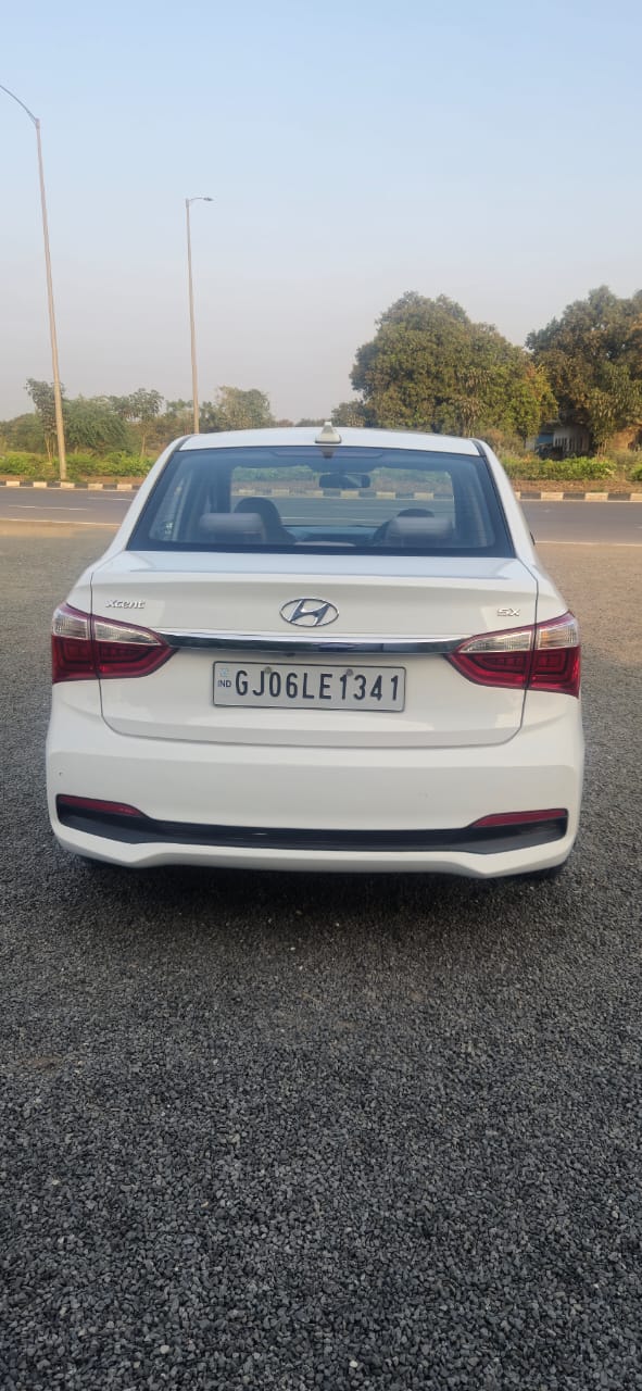 HYUNDAI XCENT VTVT SX PETROL 2017/12