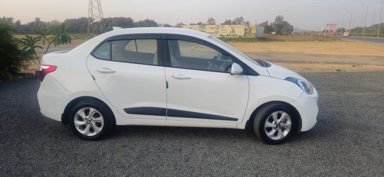 HYUNDAI XCENT VTVT SX PETROL 2017/12