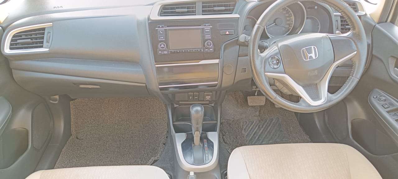 HONDA  JAZZ AUTO 2017