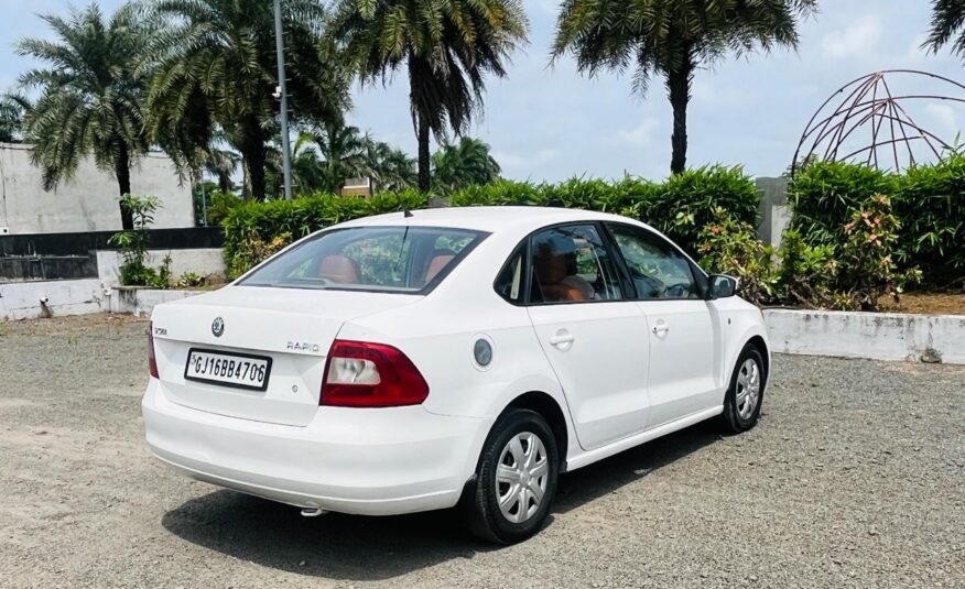 SKODA RAPID AMBITION 2013
