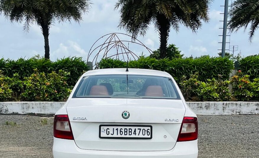 SKODA RAPID AMBITION 2013