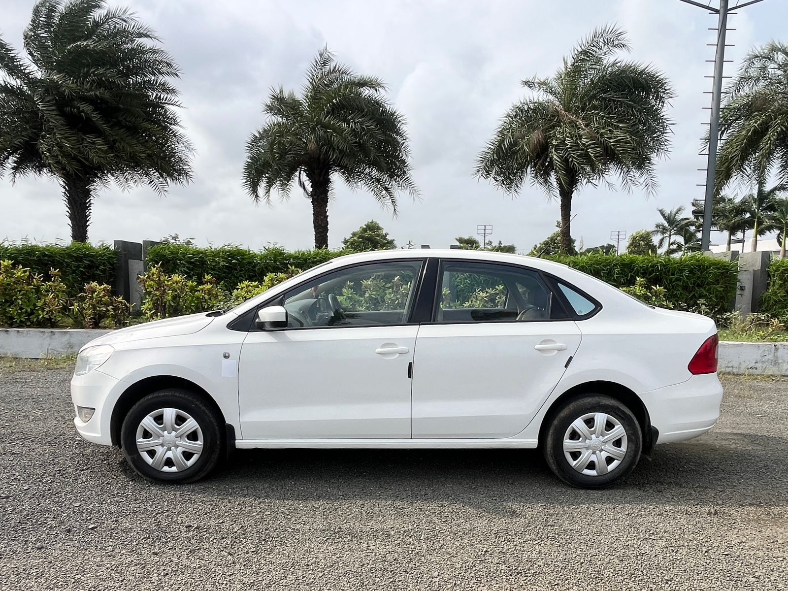 SKODA RAPID AMBITION  2013/2012