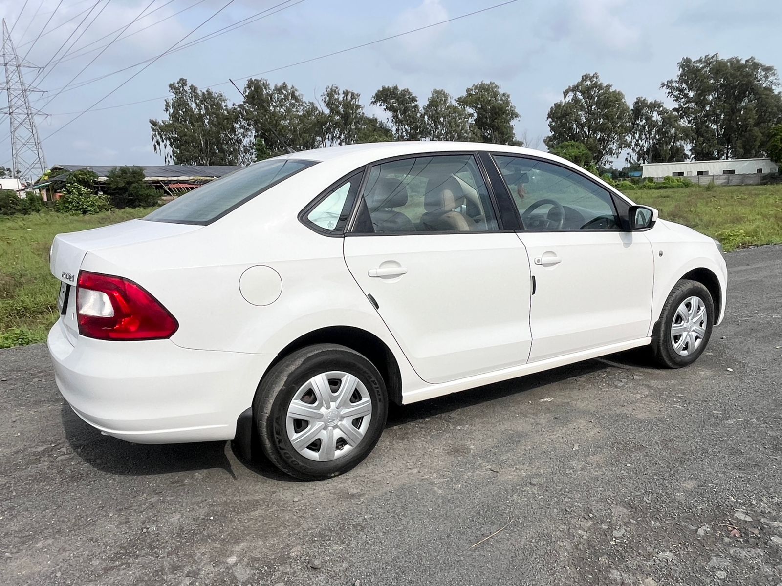 SKODA RAPID AMBITION  2013/2012