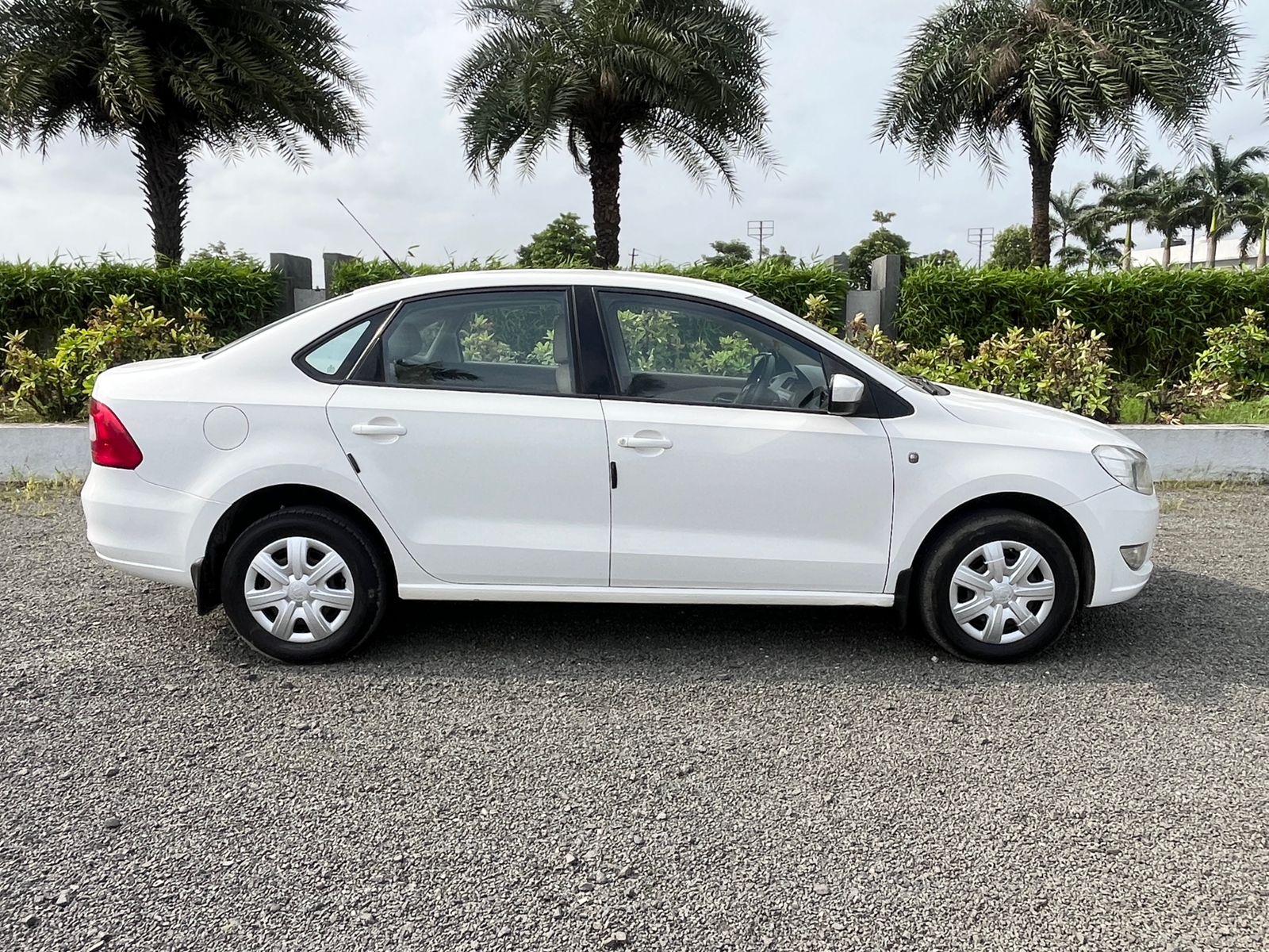 SKODA RAPID AMBITION  2013/2012