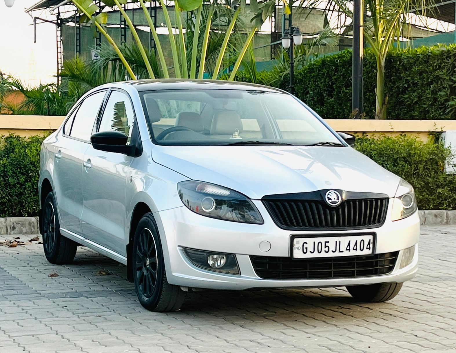 SKODA   RAPID 2015 ELEGANCE (AUTO)