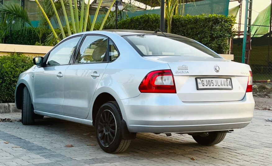 SKODA   RAPID 2015 ELEGANCE (AUTO)