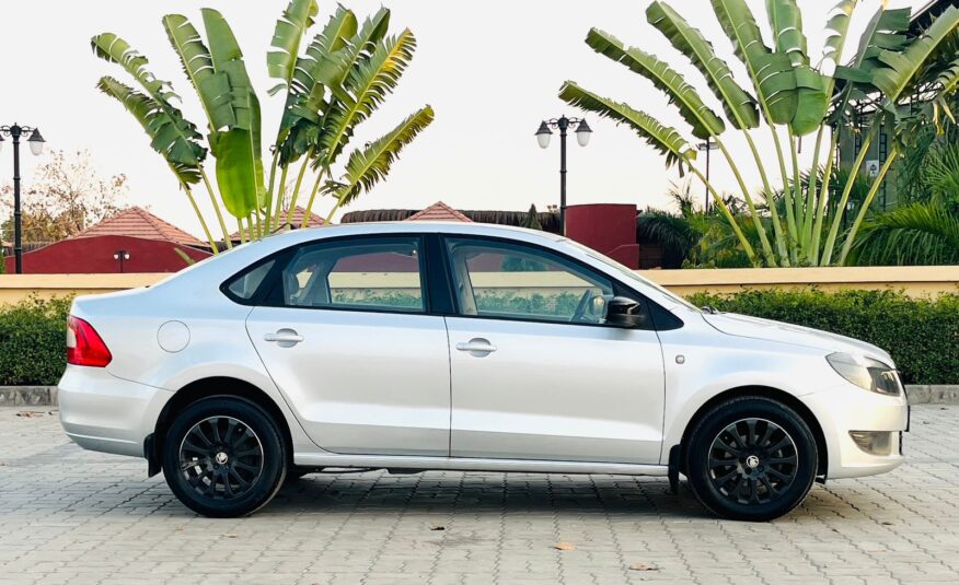SKODA   RAPID 2015 ELEGANCE (AUTO)