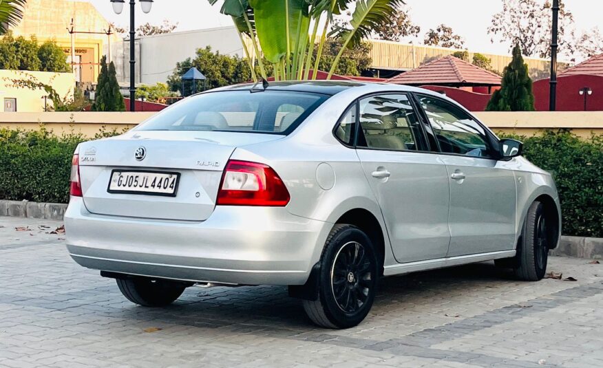 SKODA   RAPID 2015 ELEGANCE (AUTO)