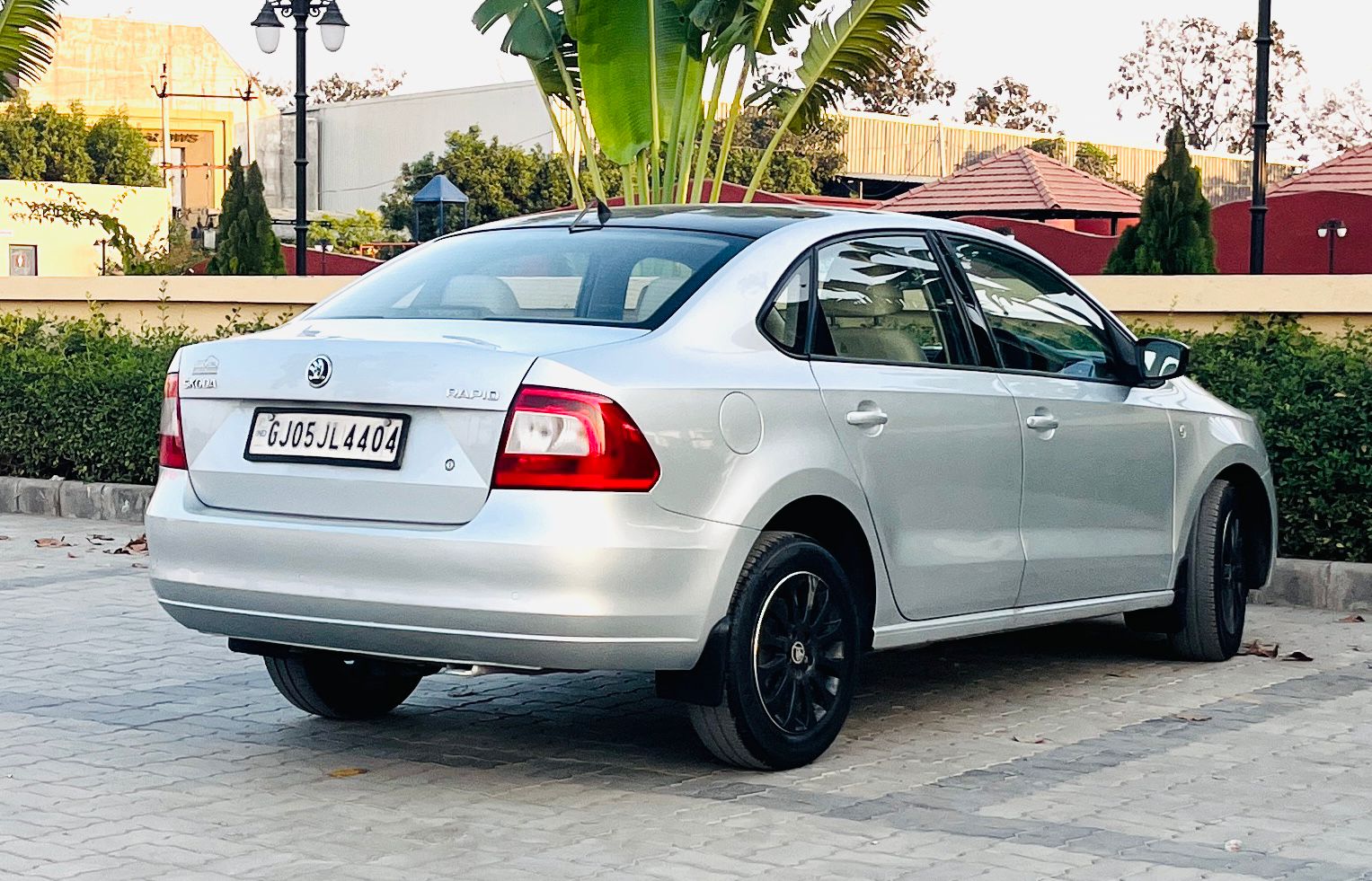 SKODA   RAPID 2015 ELEGANCE (AUTO)