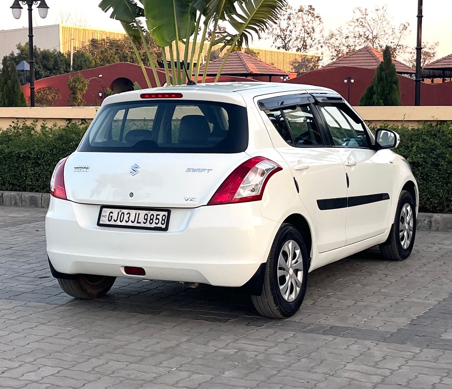 MARUTI SUZUK  SWIFT  2017