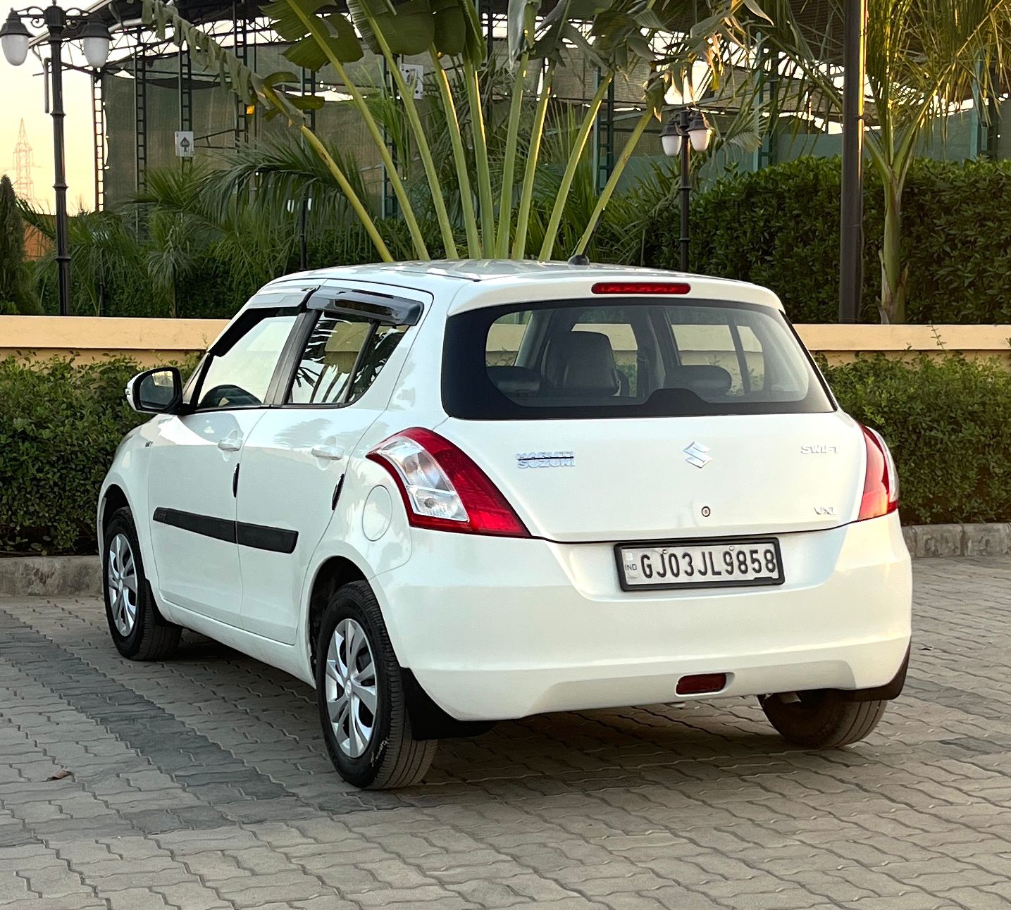 MARUTI SUZUK  SWIFT  2017