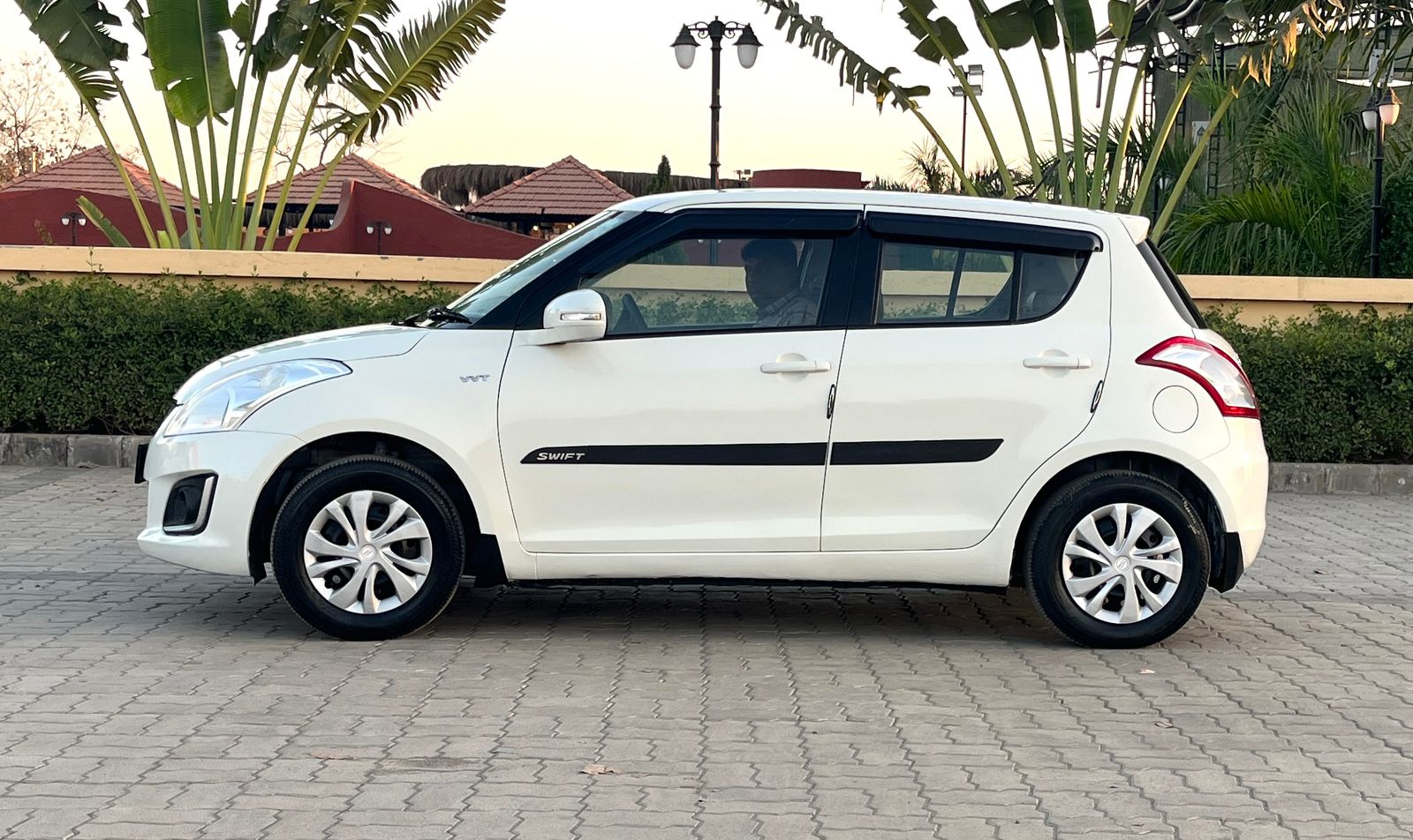 MARUTI SUZUK  SWIFT  2017