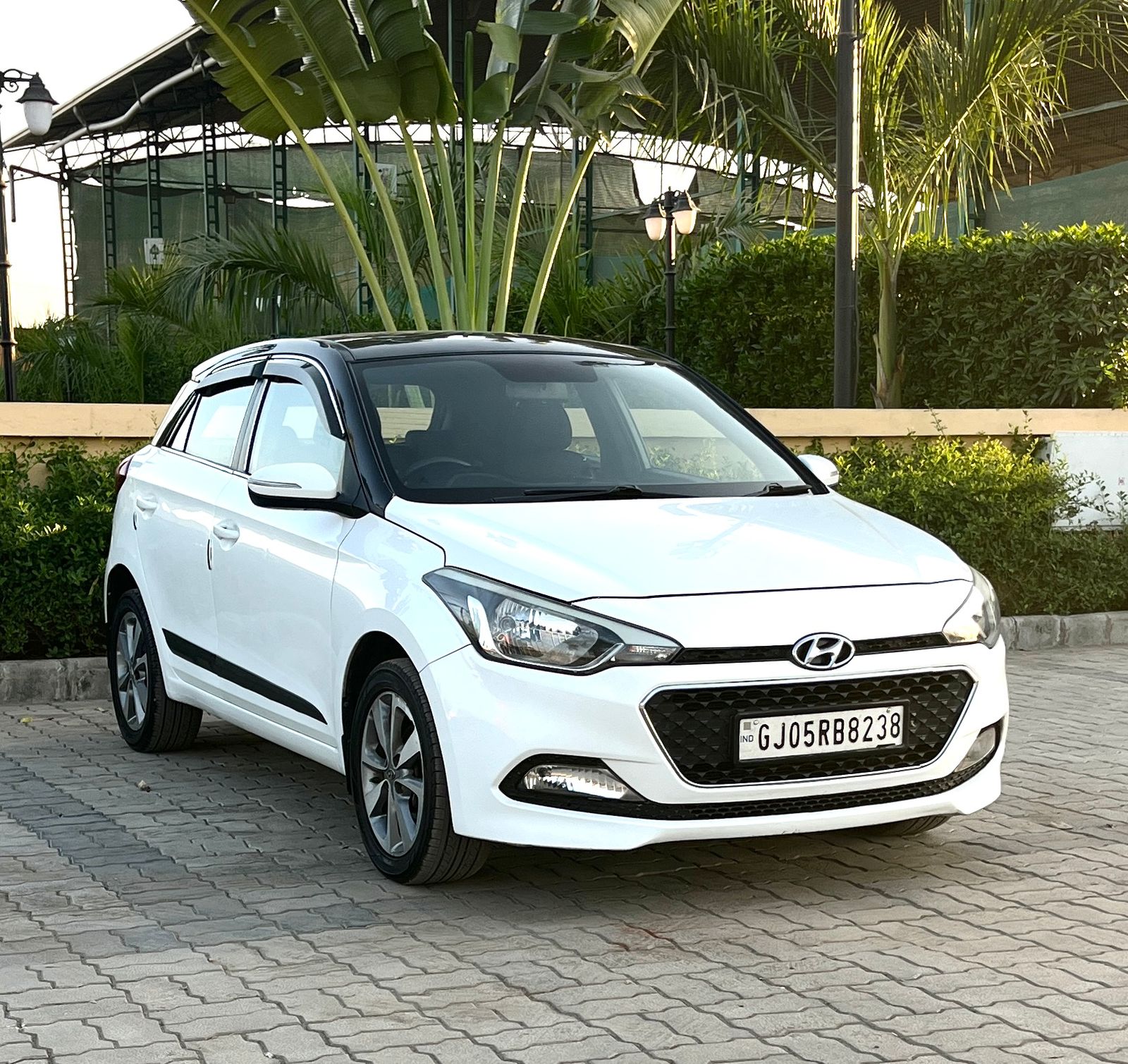 HYUNDAI  I20 ELITE ASTA DUAT TONE2017
