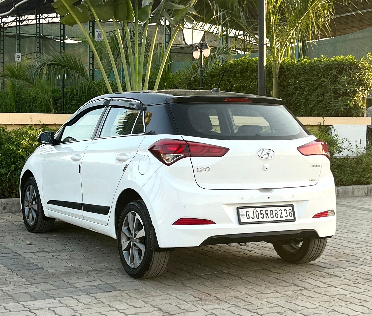 HYUNDAI  I20 ELITE ASTA DUAT TONE2017