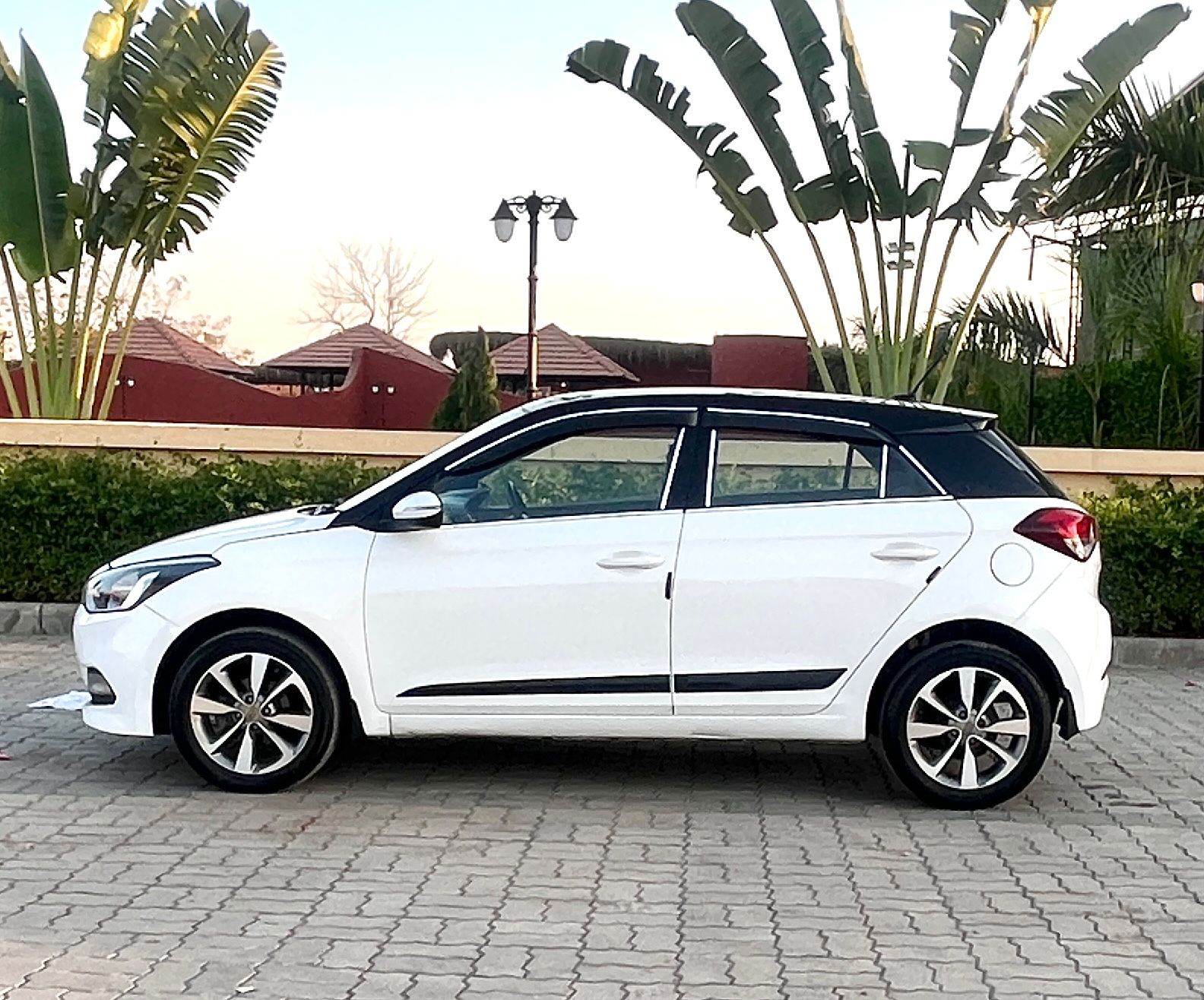 HYUNDAI  I20 ELITE ASTA DUAT TONE2017