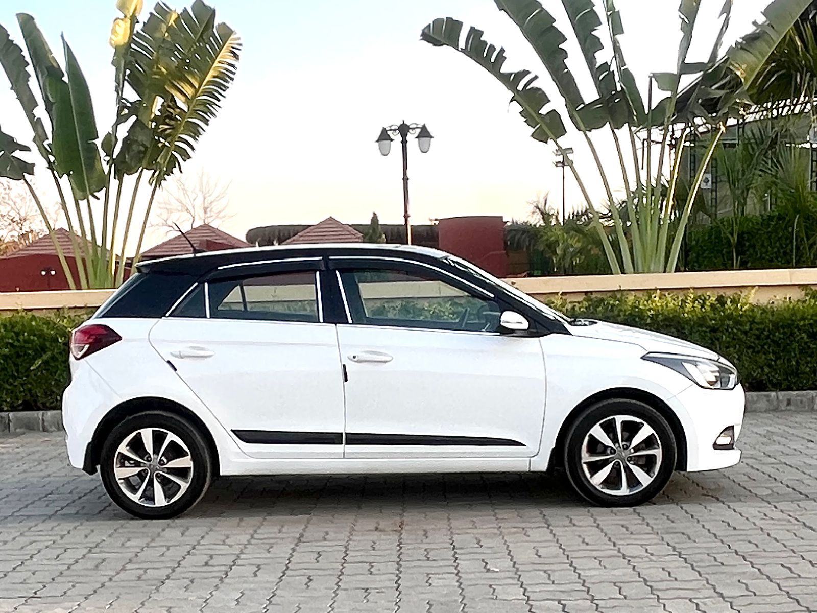 HYUNDAI  I20 ELITE ASTA DUAT TONE2017