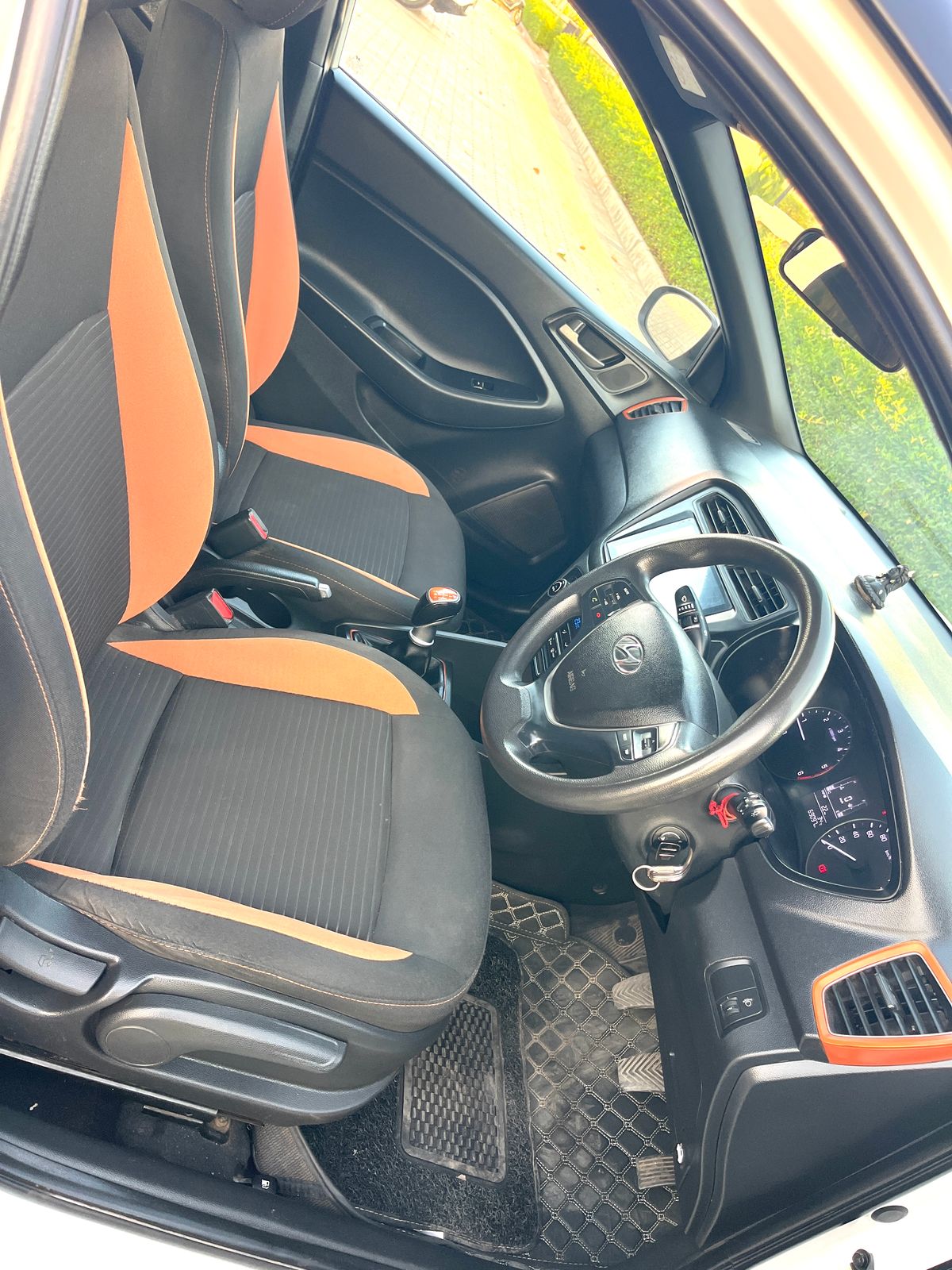 HYUNDAI  I20 ELITE ASTA DUAT TONE2017