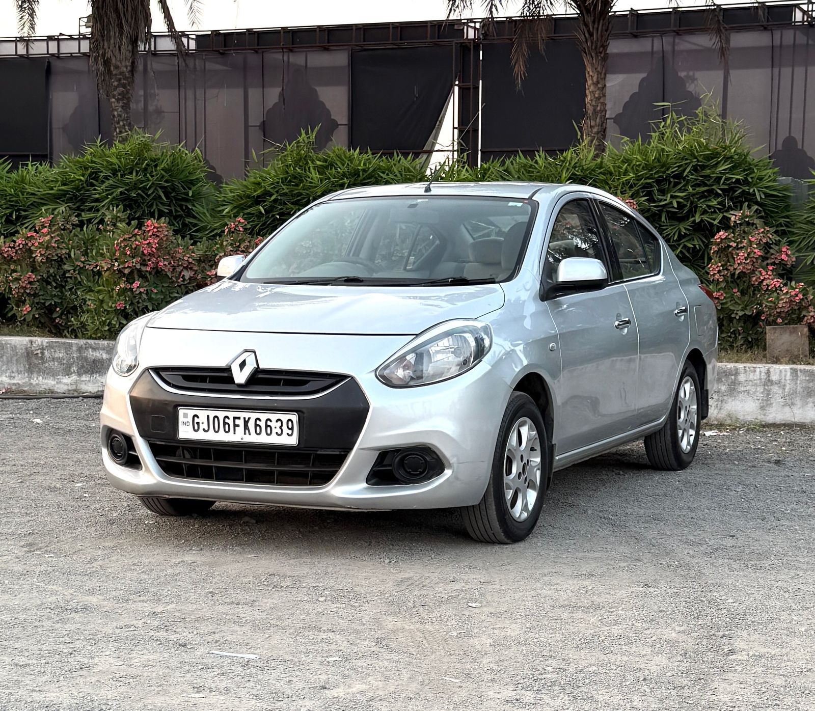 RENAULT  SCALA 2013