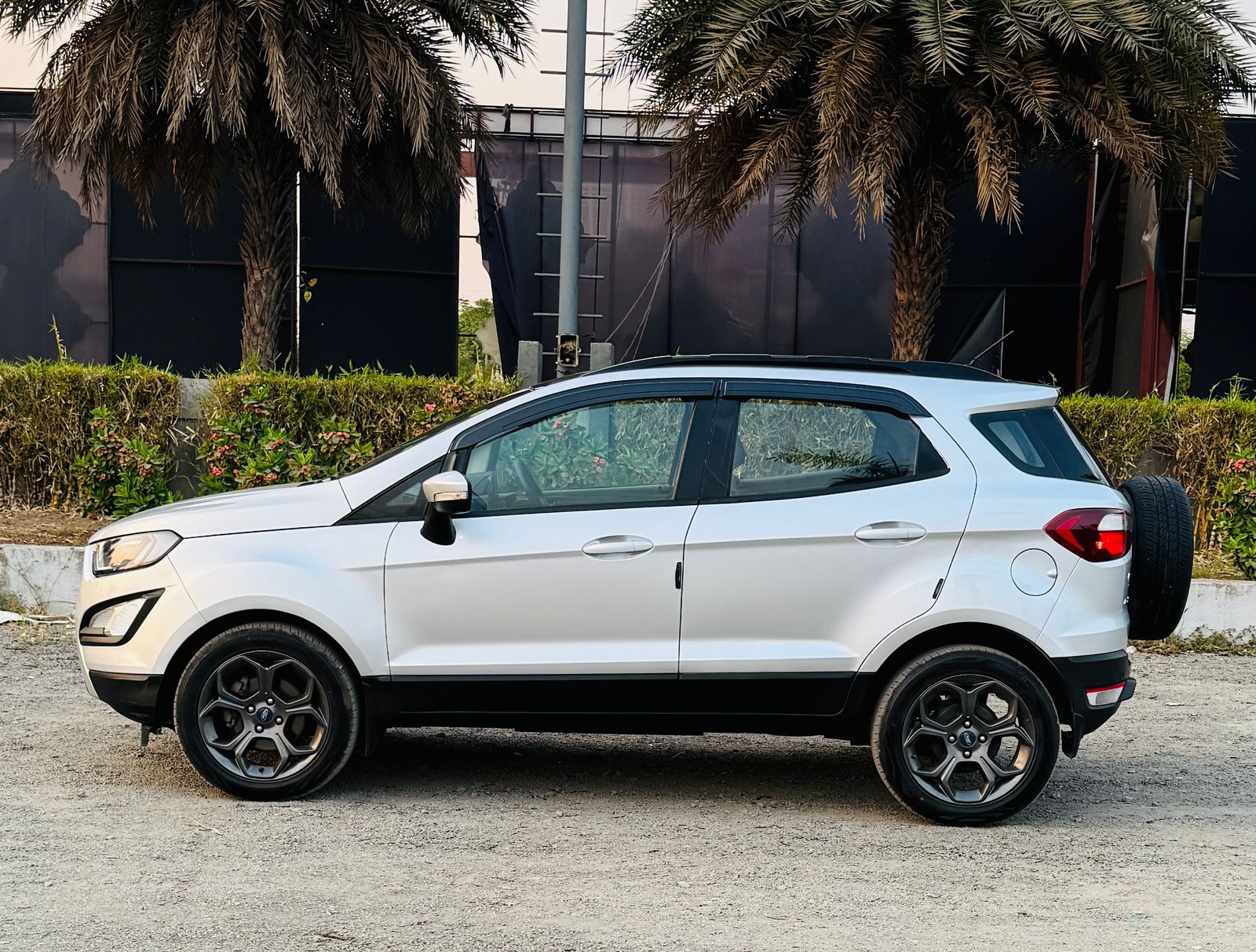 ECOSPORT TITANIUM PLUS (S) SUNROOF 2019