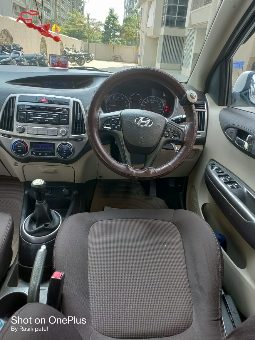 HYUNDAI  I 20 2012 SPORTS ABS