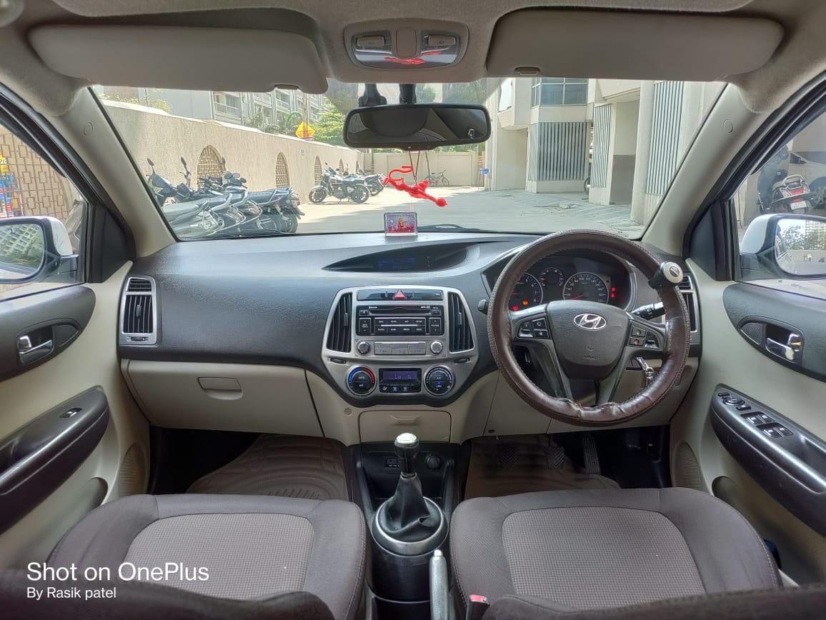 HYUNDAI  I 20 2012 SPORTS ABS